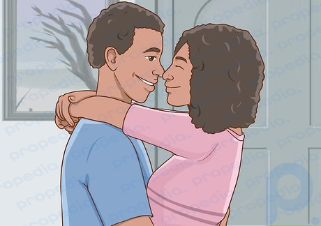 Étape 2 Soyez physiquement affectueux avec votre petit ami.