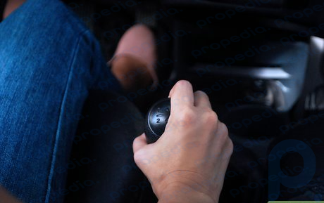 Step 4 Smoothly pull the shift lever straight back from 1st to 2nd gear.