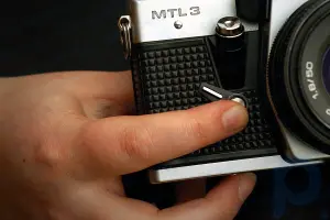 Cómo utilizar una cámara de película Praktica MTL3 de 35 mm