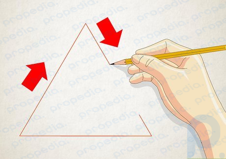 Paso 1 Dibuja un triángulo normal, apuntando hacia arriba.
