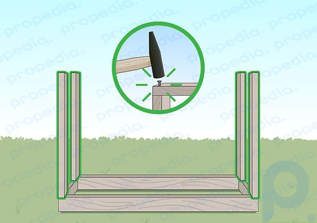Paso 8 Clave 4 tablas de 91 cm (3 pies) de largo en las esquinas de la rejilla inferior.