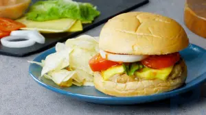 Hamburguesas jugosas y magras de pavo molido: receta fácil y rápida