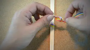 Comment faire une tresse en utilisant plus de trois brins