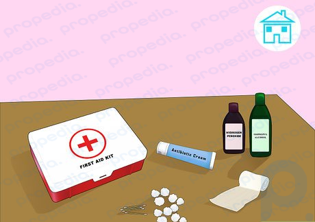 Schritt 1 Machen Sie sich bewusst, dass es manchmal einfacher ist, vorgefertigte Desinfektionsmittel zu Hause aufzubewahren.