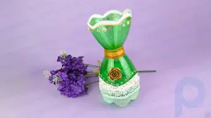 How to Make a Vase out of a Plastic Bottle