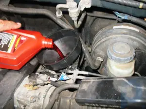 Cómo cambiar el líquido de transmisión en una Honda Odyssey