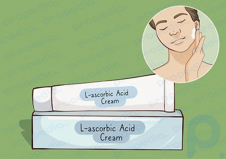 Paso 5 Consigue una piel de aspecto más joven con ácido L-ascórbico.