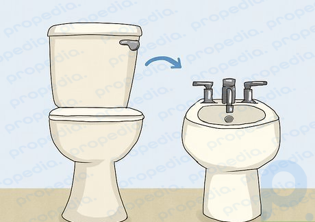 Ayaklı bide üzerine çıkmadan önce tuvaleti kullanın.