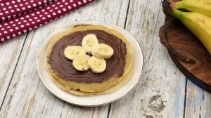 Wie man Pfannkuchen ohne Eier oder Milch macht