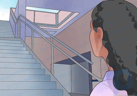Étape 5 Apprenez à monter les escaliers.