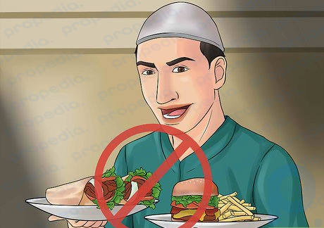 Schritt 7: Essen Sie beim Iftar nicht zu viel.
